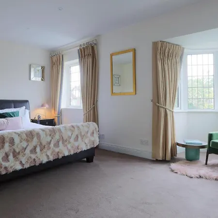 Elegant And Contemporary Large 3 Bedroom Prázdninový dům Dublin